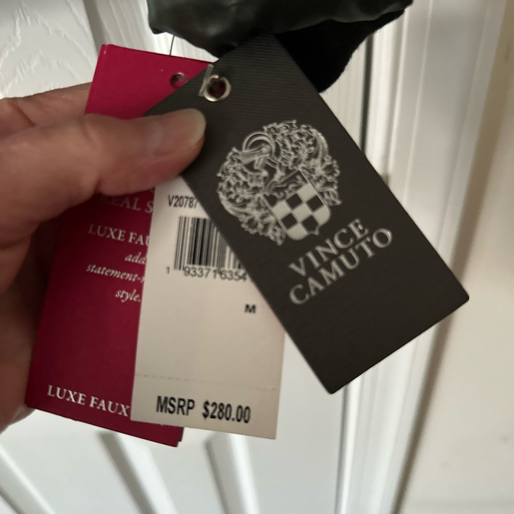 NWT Vince Camuto Faux Fur Hooded Puffer Jacket MEDIUM - Picture 5 of 5
